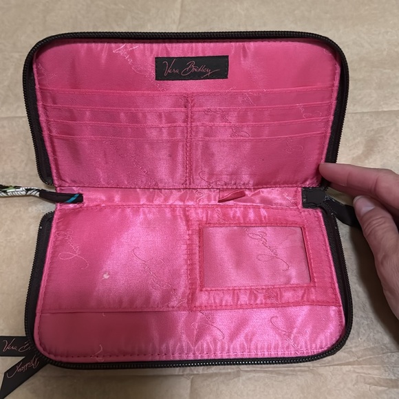 Vera Bradley Wristlet Retired - Picture 3 of 7